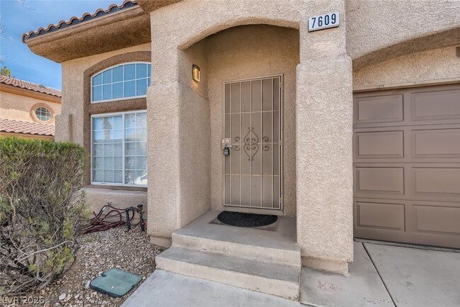 Photo - 7609 Almeria St