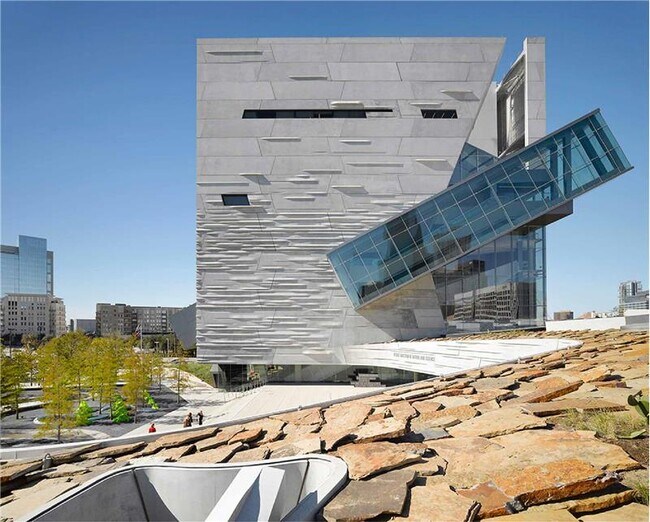 Photo - 3038 Nowitzki Way