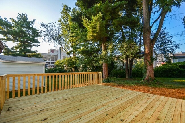 Photo - 404 E 20th St