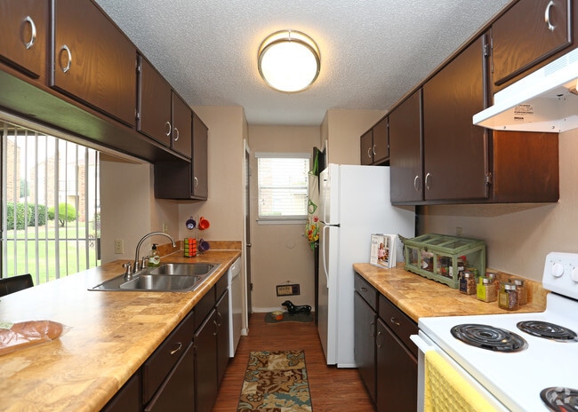 2BD,2BA - 1190 SF