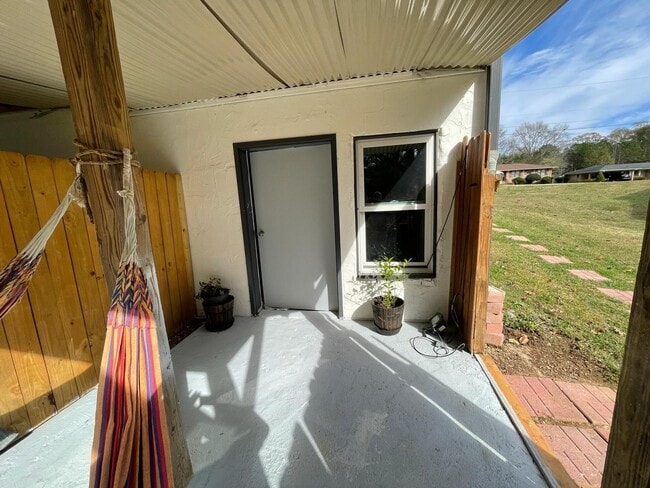 Photo - 4456 Frontier Way Northeast Unidad APT A