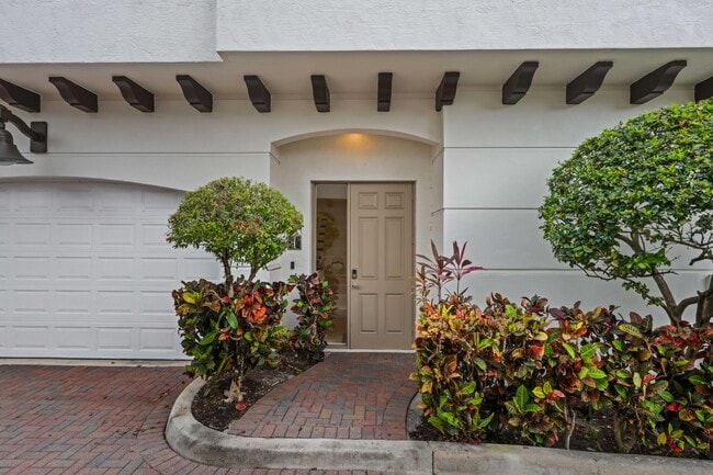 Photo - 285 SE 6th Ave