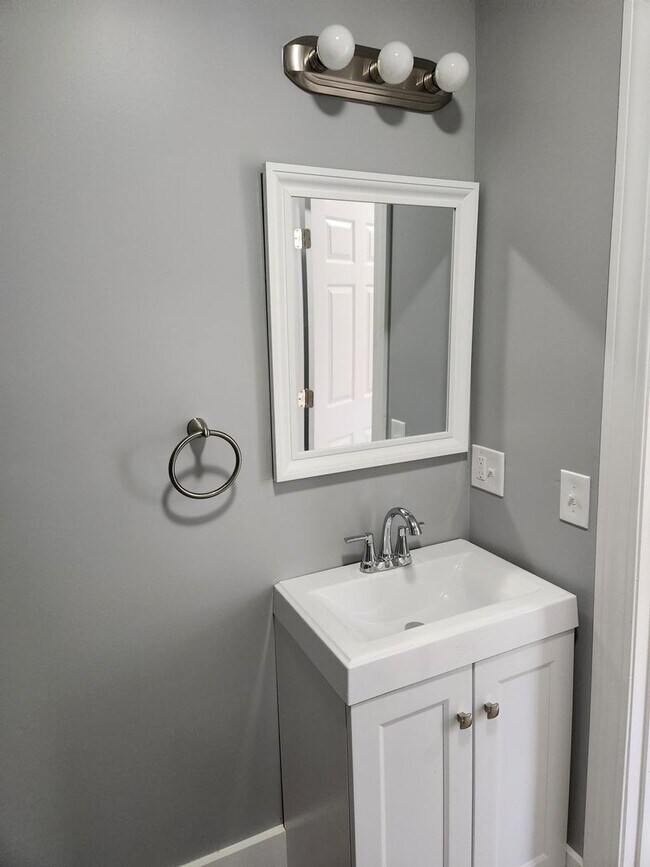 Photo - Full renovation 2024 - New 2 bedroom unit !