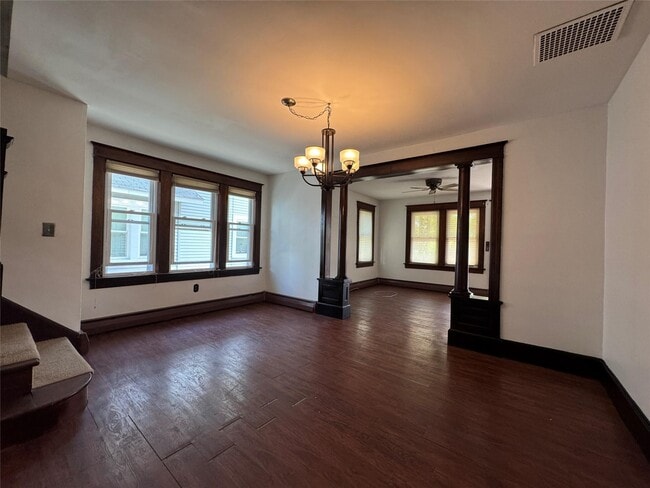 Building Photo - 35 Cross St Rental