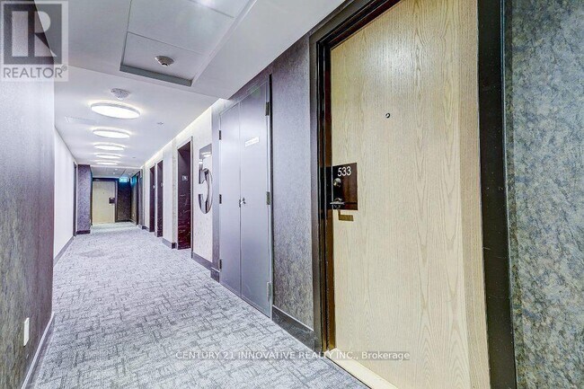 Photo - 2300 St Clair Ave W Unité 433