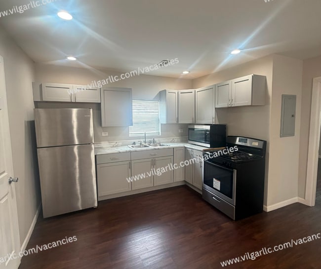 Photo - 4023 Deodar St Unit Apt 2F