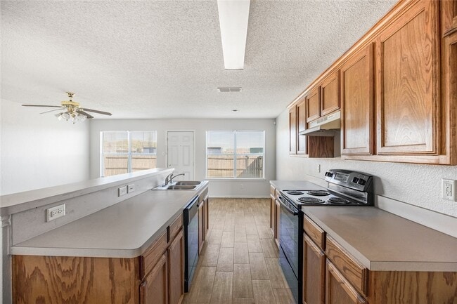 Photo - 4524 Alamosa St