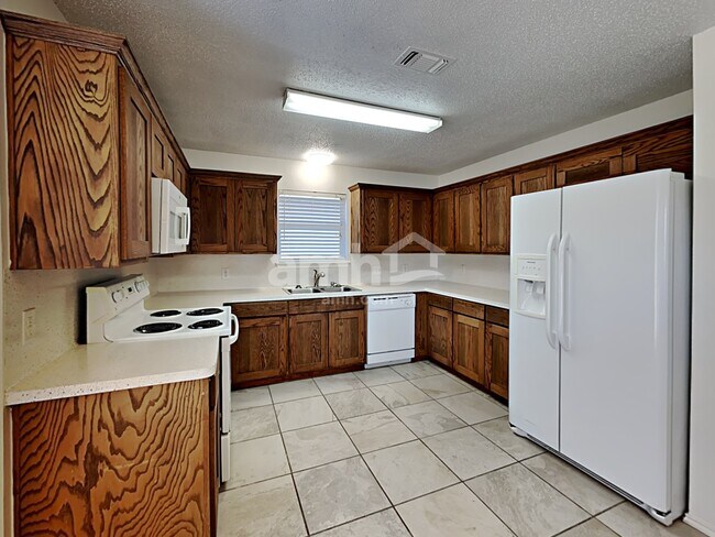 Photo - 225 Willow Creek Dr