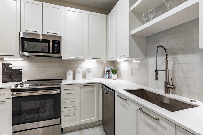 2 BR, 2 BA - 1,206SF - Sur Lake Buena Vista