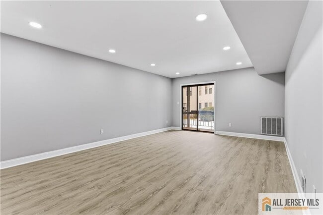 Photo - 809 Woodbridge Commons Way Unidad 809