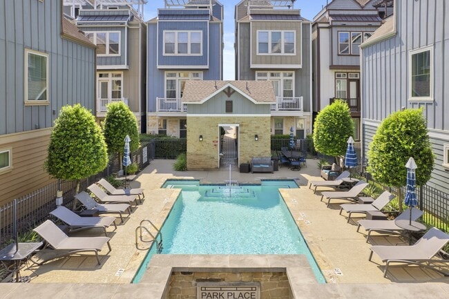 Building Photo - 702 N Shepherd Dr