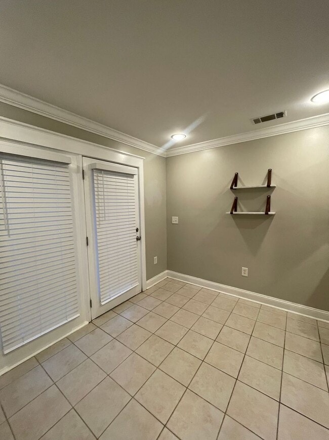 Photo - 01-103 Whittaker Unit 01-103 - B