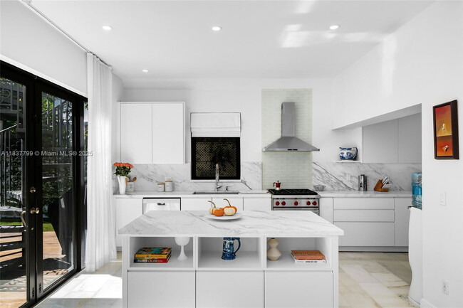 Photo - 110 3rd San Marino Terrace