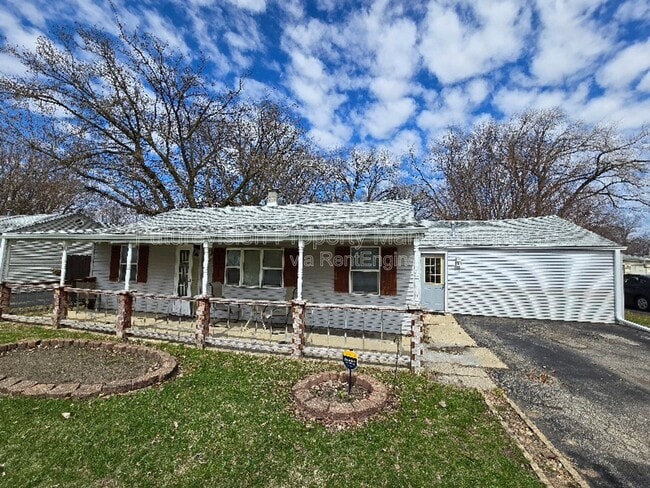 Building Photo - 2421 Garden St