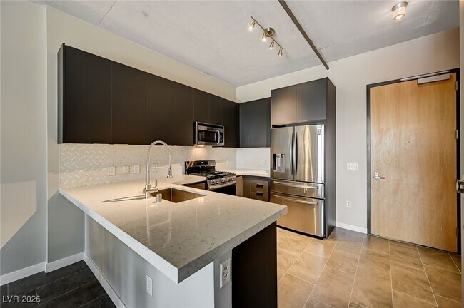 Photo - 353 E Bonneville Ave Unidad 439