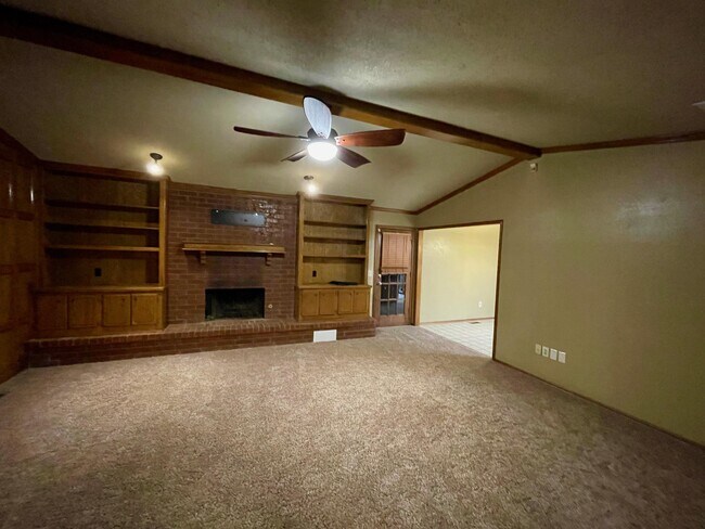 Photo - 11 N Lockeport Dr