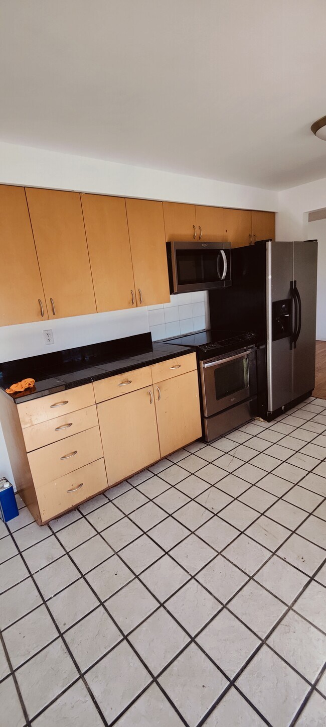 Photo - 2200 Merchant Way