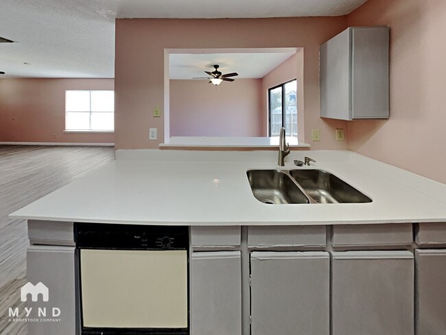 Photo - 7009 Blossom Creek