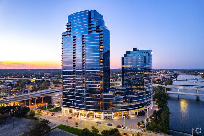 Apartment for Rent - Riverhouse at Bridgewater Place - 335 Bridge St NW Condo Unit 2002