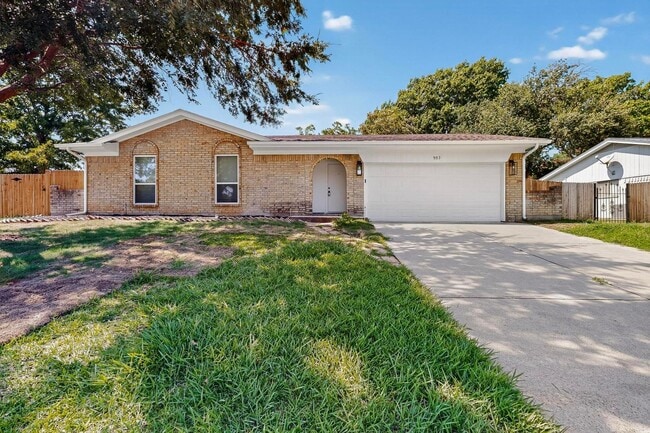 Photo - 903 Ravenswood Dr