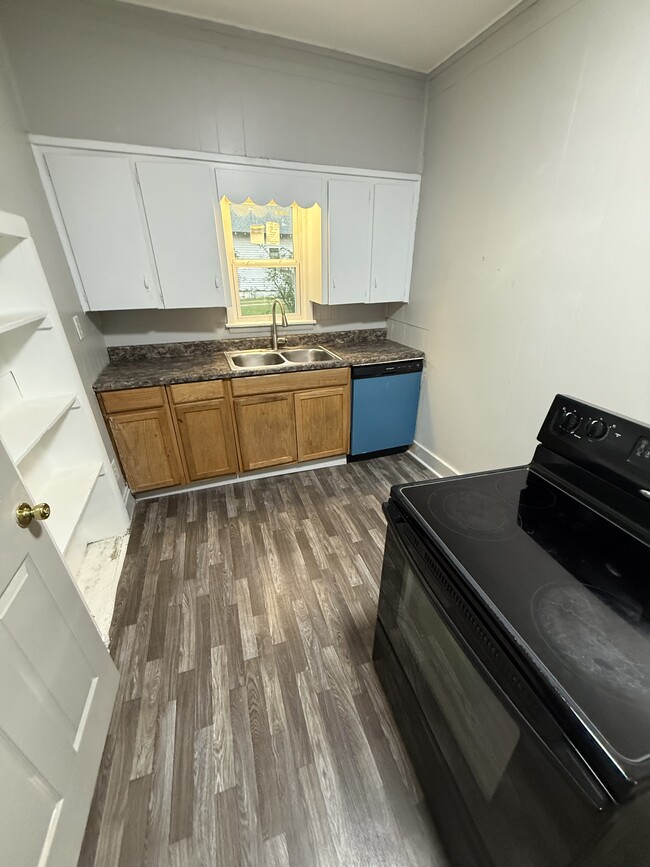 Photo - 125 Butler St