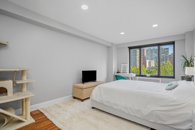 Photo - 3100 N Lake Shore Dr Unit 802