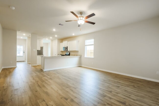 Photo - 16459 Hill Dr
