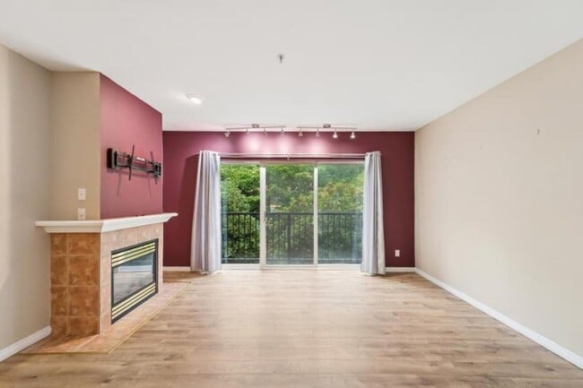 Photo - 2 bedroom in Kirkland WA 98034 Unit 114