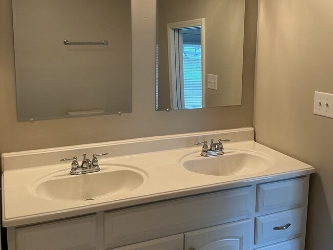 137 Cheyenne Dr