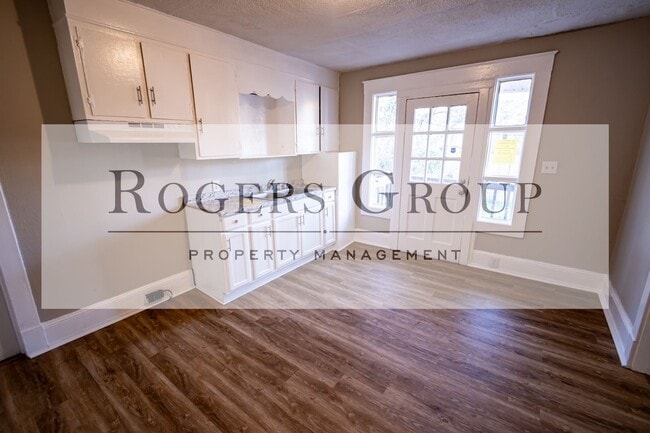 Photo - #391*** - 816-818 Nicholas St Duplex Unit 816 Nicholas St