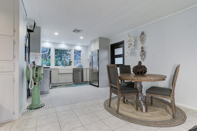 Photo - 4449 Shady Lake Dr