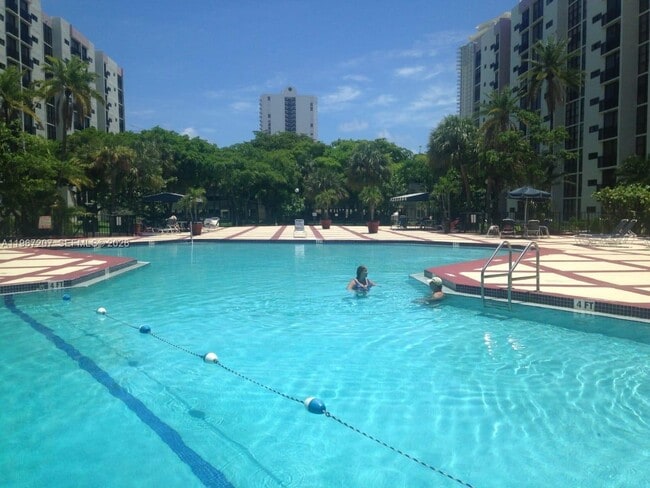 Photo - 17021 N Bay Rd Unit 904