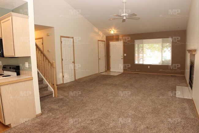 Photo - 419 Nokomis Ct