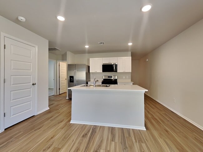 Photo - 501 St Charles Pl