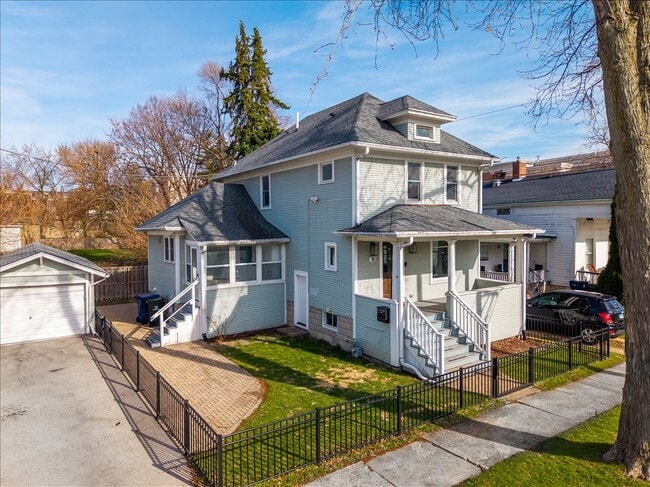 Photo - 18 N Main St