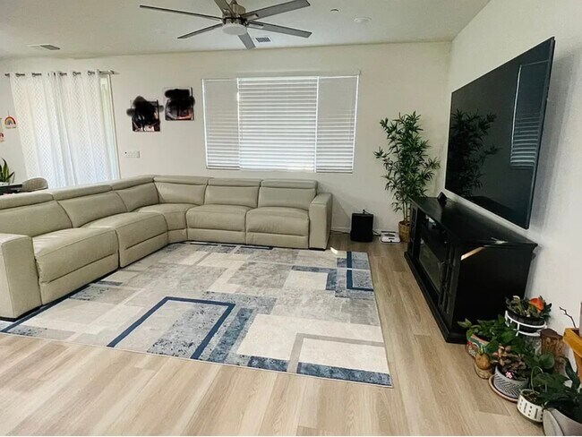 Photo - 145 Hermosa Ct