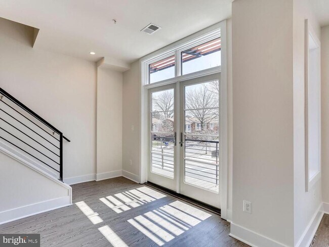 Photo - 503 O St NW