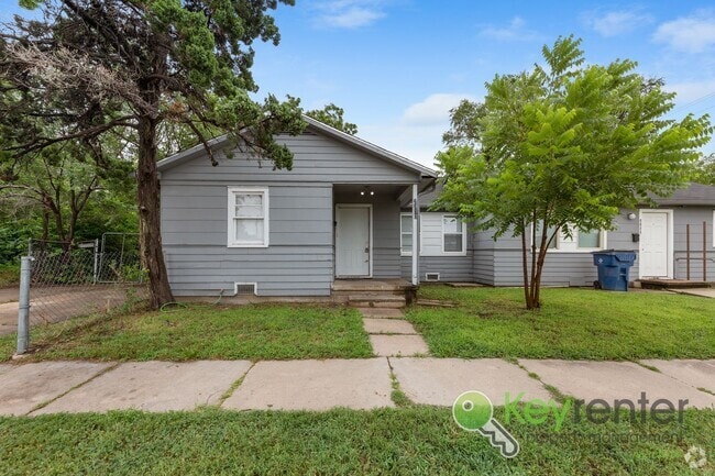 Building Photo - E Elm St Triplex Unit 2005 Rental