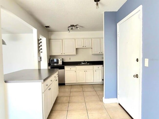 Photo - 496 Banyon Tree Cir Unidad 204