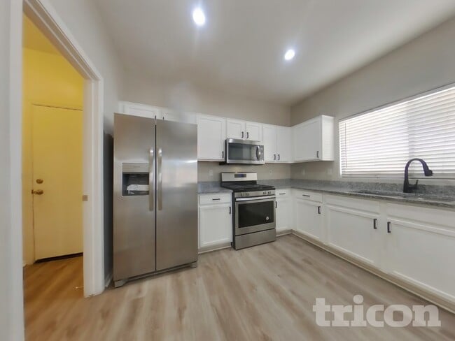 Photo - 13038 W Aster Dr