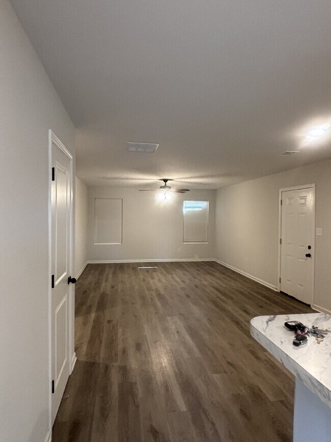 "Charming 4-Bedroom Home with 2 Full Baths on Callie Rd, Memphis – Spacious Living Awaits!"