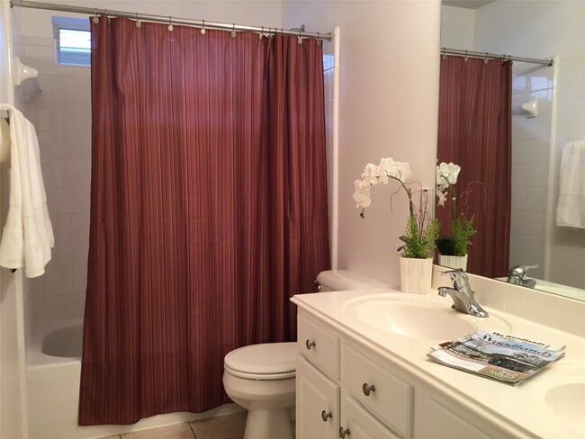 Photo - 114 N Queenscliff Cir