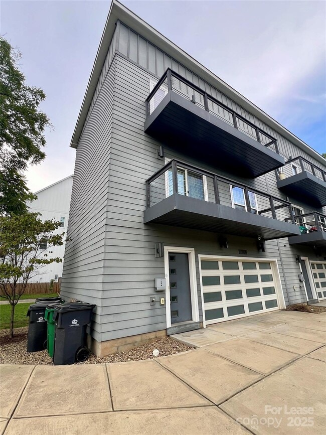 Building Photo - 1106 N Alexander St Rental