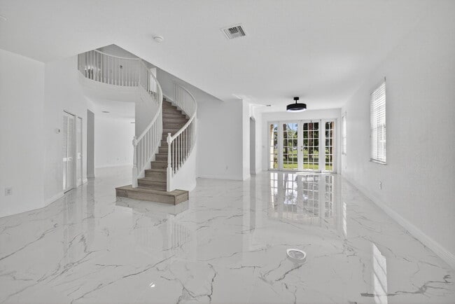 Photo - 2089 Reston Cir