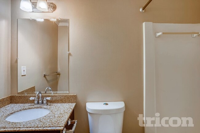 Photo - 136 Creekview Dr