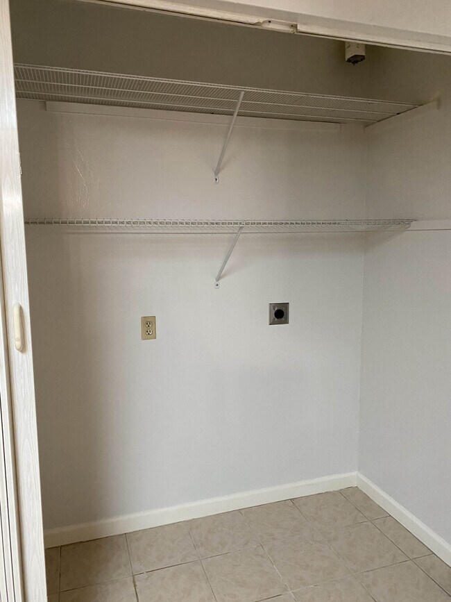 Photo - 4971 Ponderosa Ter