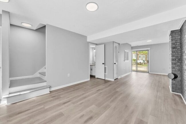 Photo - *NEWLY RENOVATED* 3 Bedroom Townhouse in D...