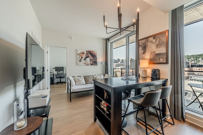 Photo - 1200 Rue Drummond Unit 1207