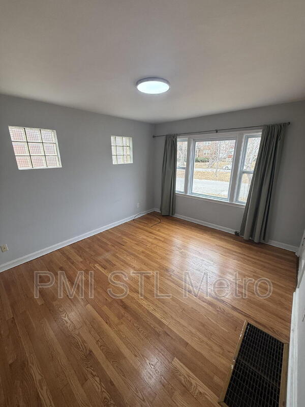 Photo - 4952-4956 Oleatha Avenue Unit 4956