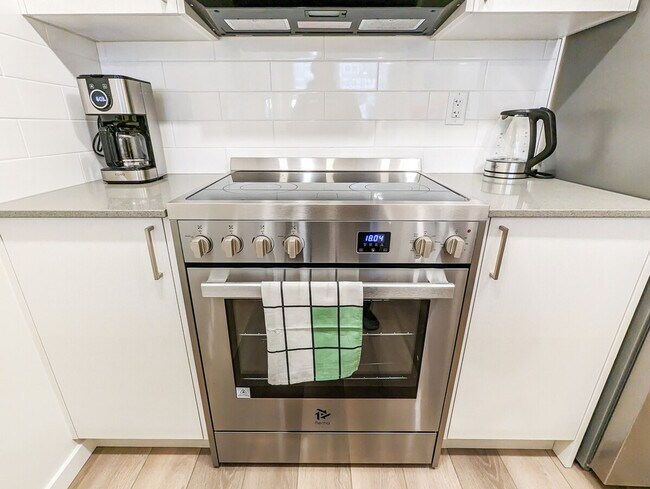 Photo - 209 Cranbrook Walk SE Unit ID1346041P